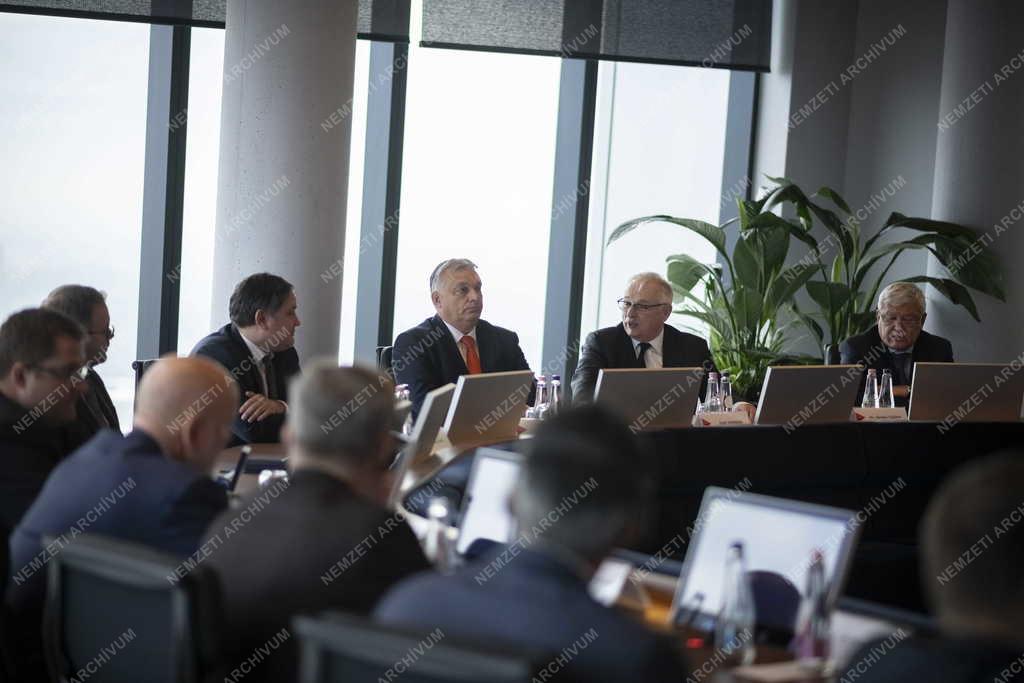 Orbán Viktor látogatása a MOL-nál