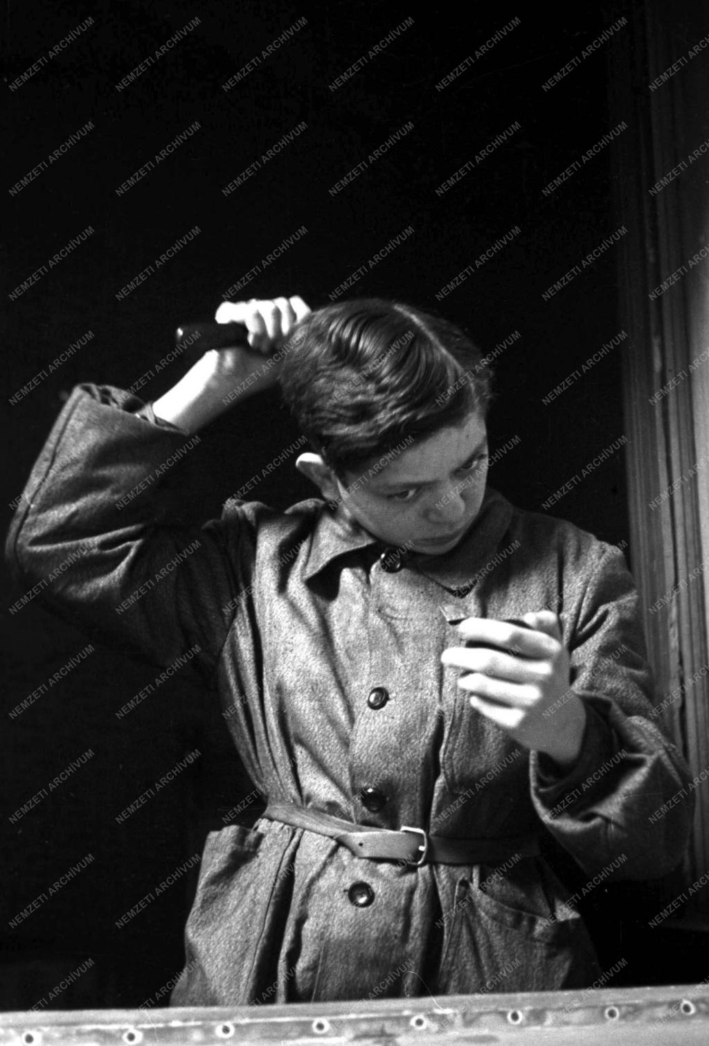 Misi (egy rikkancs) egy napja