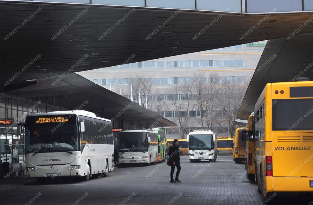 Közlekedés - Budapest - A népligeti autóbusz-pályaudvar