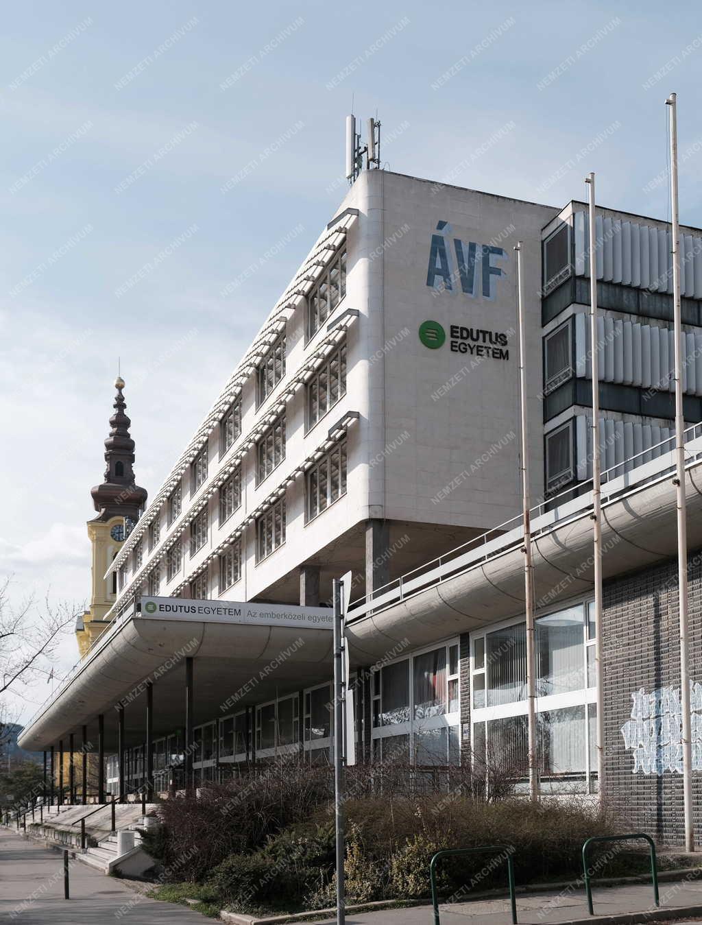 Szervezet - Budapest - Villányi úti Konferenciaközpont és Szabadegyetem Alapítvány