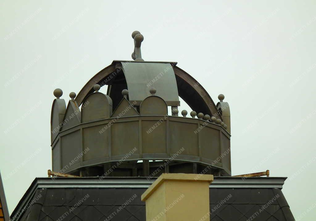 Táj, város - Révkomárom - Köztéri szobor