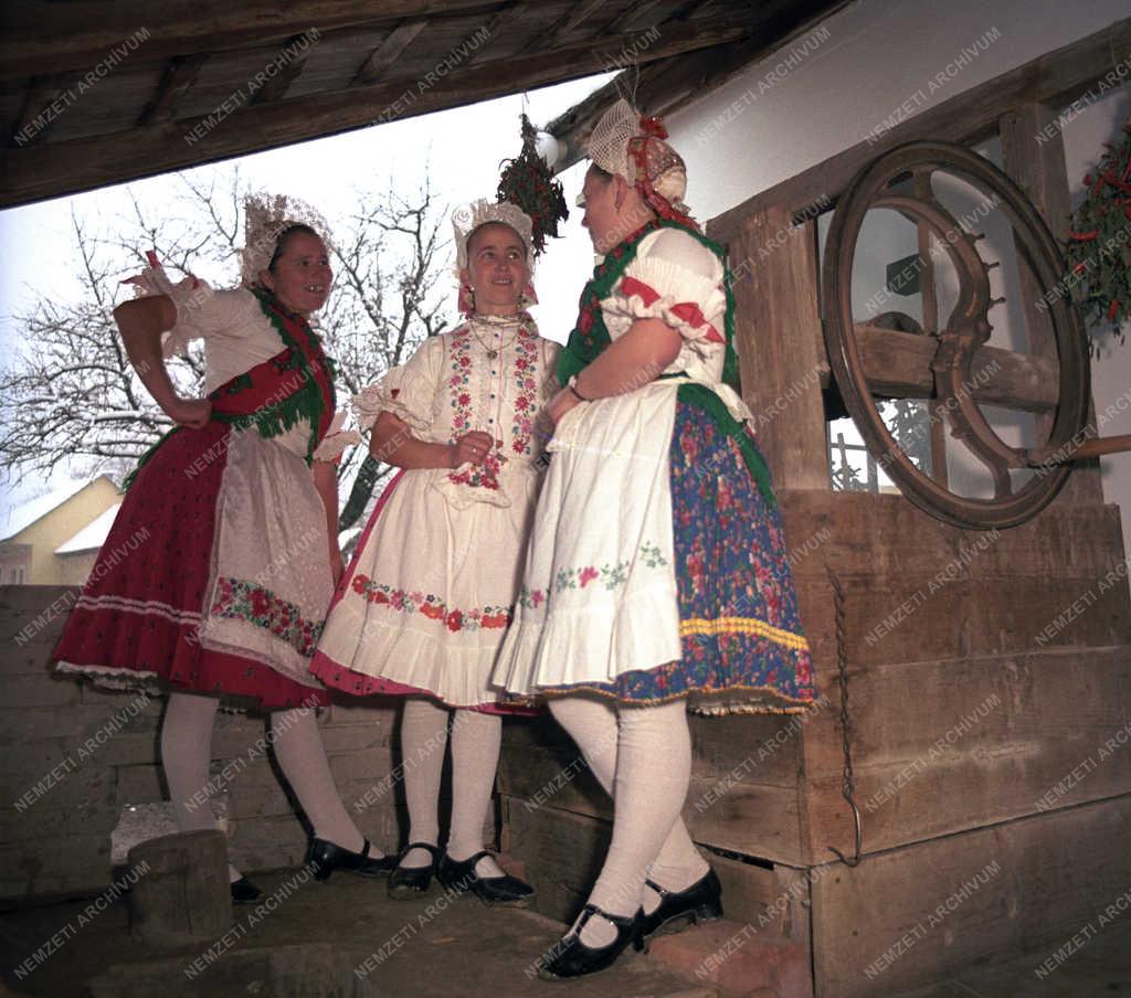 Néphagyomány - Nógrád megyei népviselet