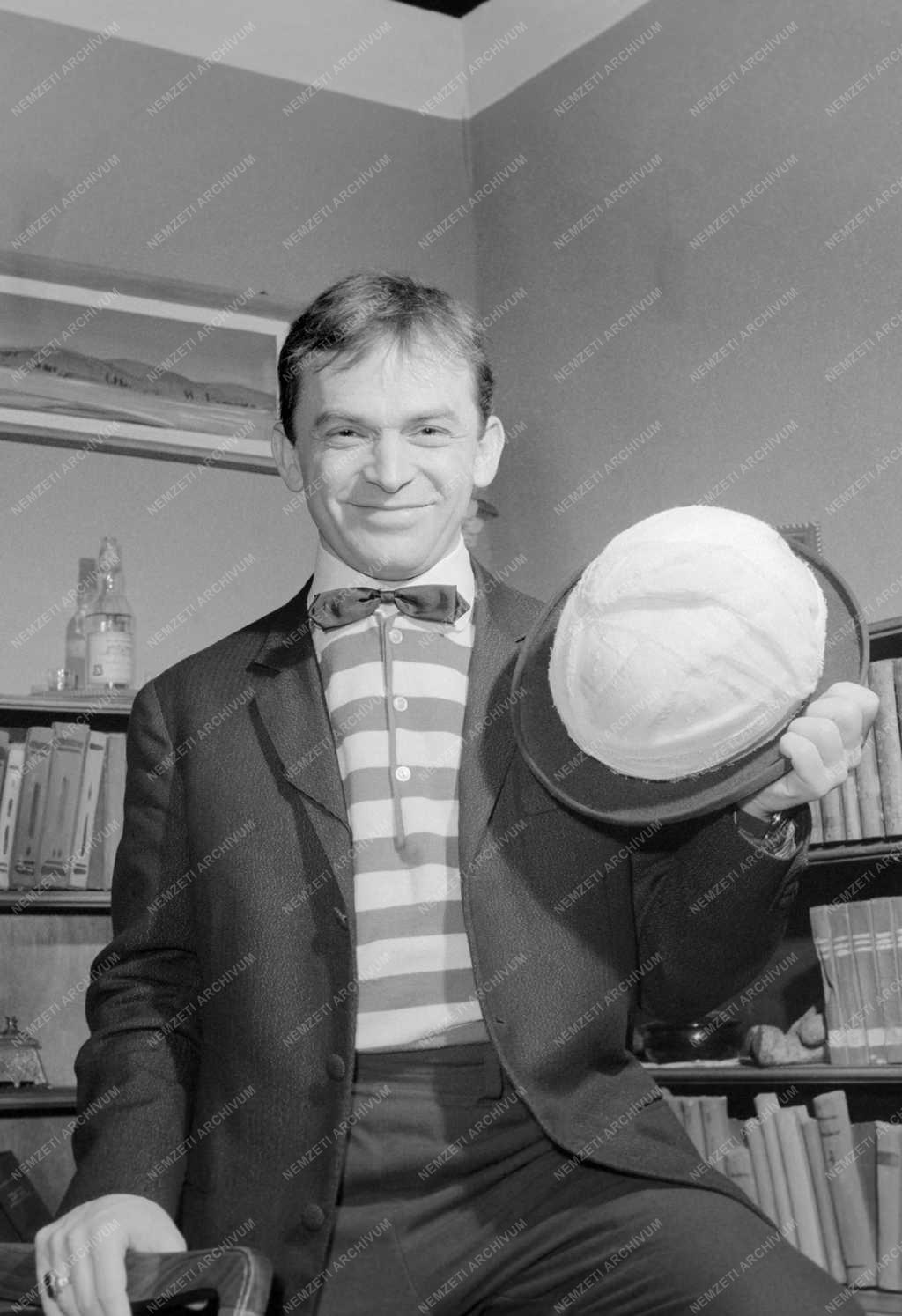 Kultúra - József Attila Színház - Kállai István: Keménykalaposok