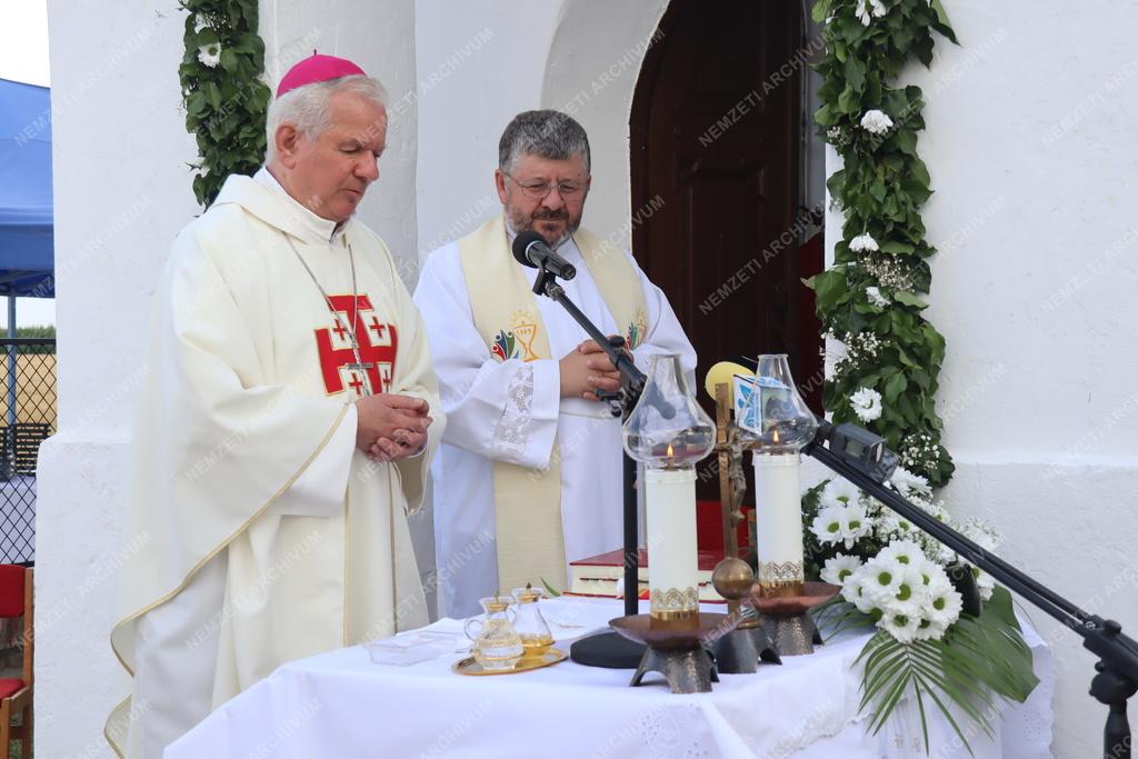 Megújult Apátfalva Langó-kápolnája