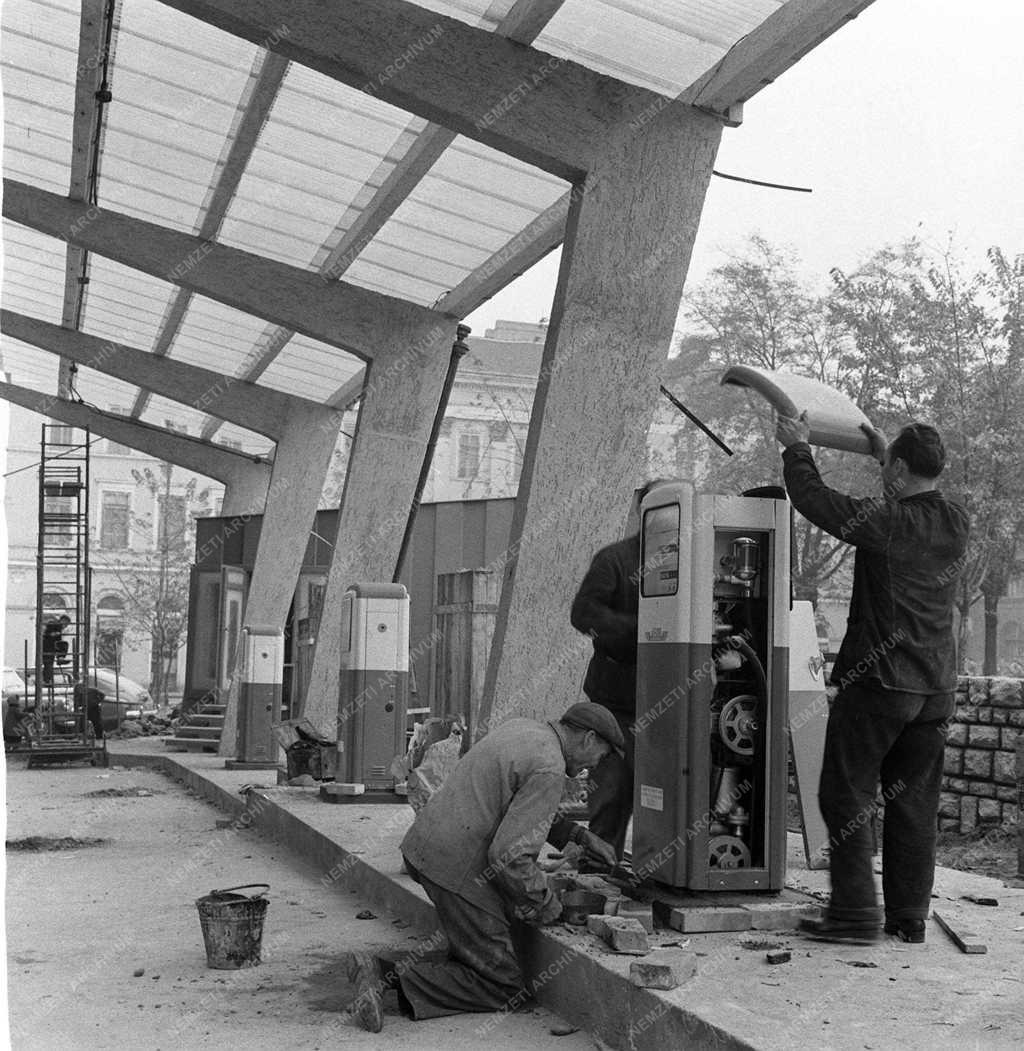 A szerző válogatása - Épül a Dimitrov-téri benzinkút