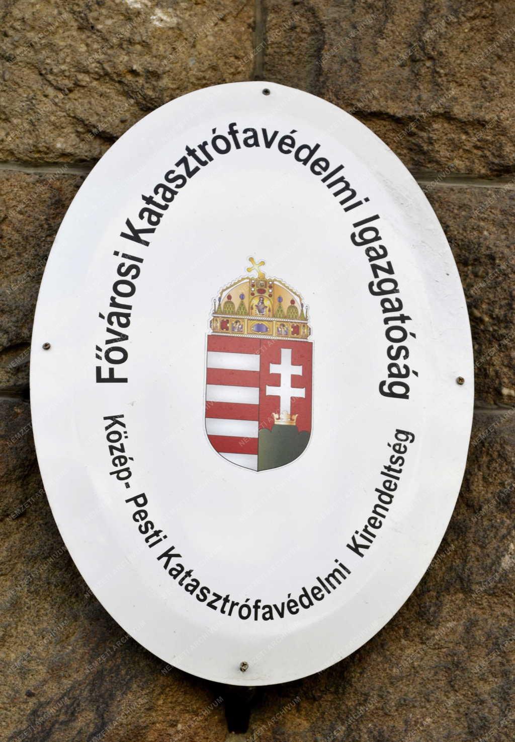 Tárgy  - Budapest - Névtábla