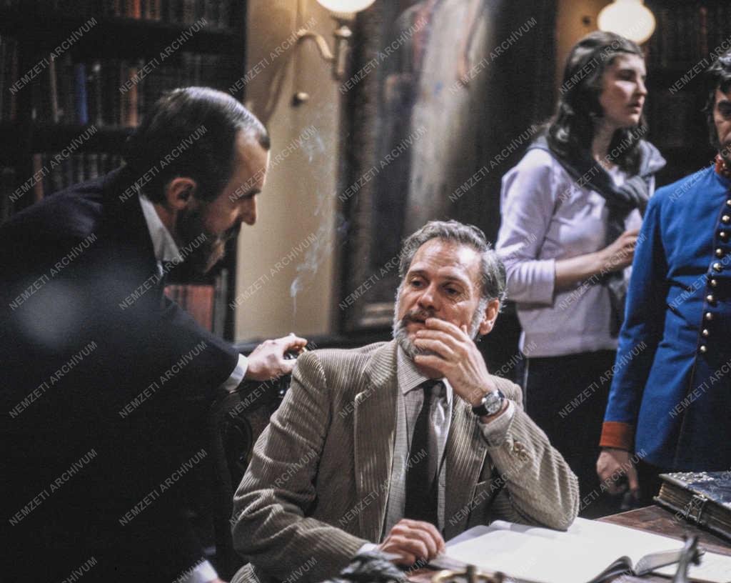 Kultúra - Film - A szürke eminenciás című tv-film forgatása