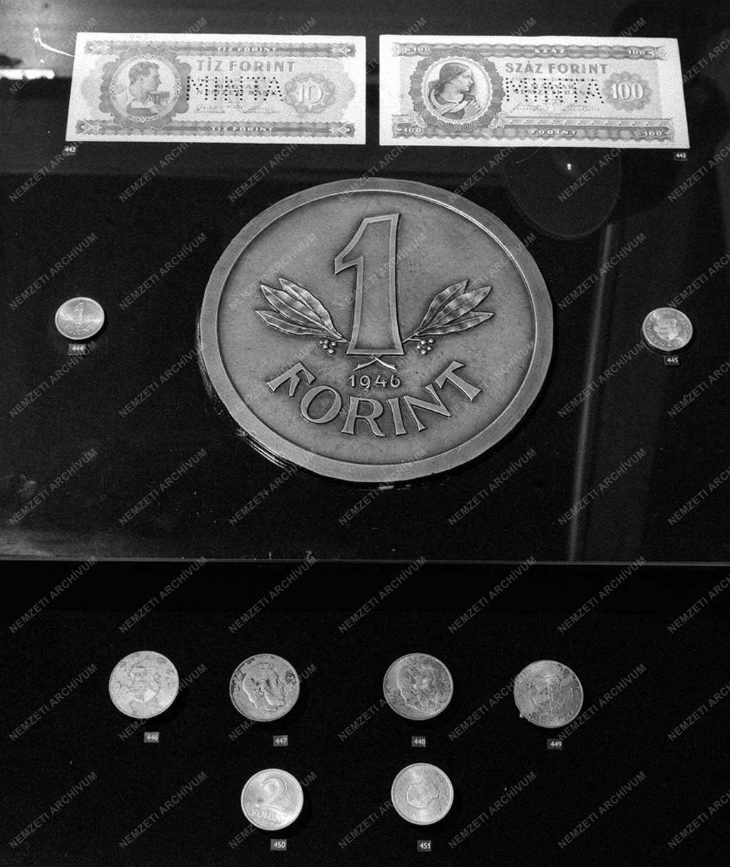 Az új forint