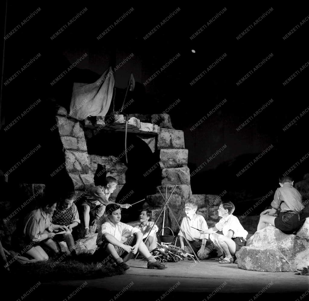 Színház - Úttörő Színház - Úttörőbarátság