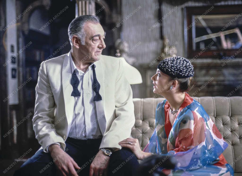 Kultúra - TV-film - Földi kacaj