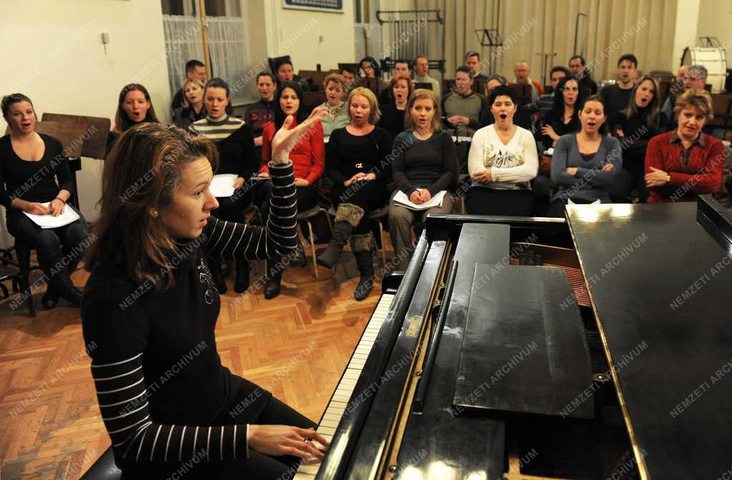 Kultúra - Morricone turnéra készül a Debreceni Kodály Kórus