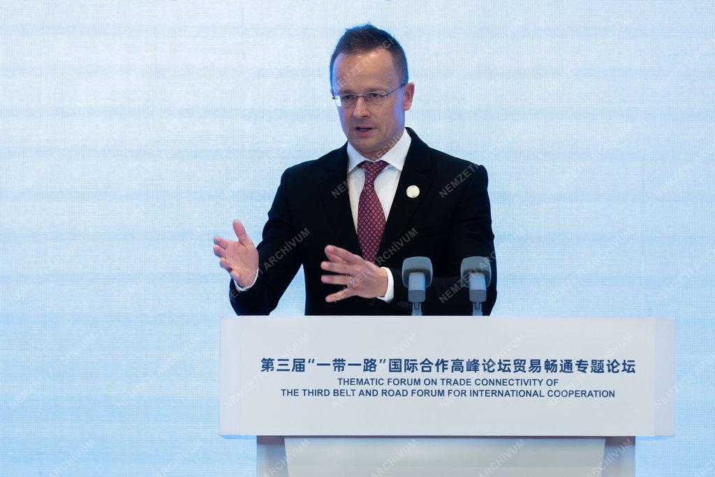 Szijjártó Péter Kínában