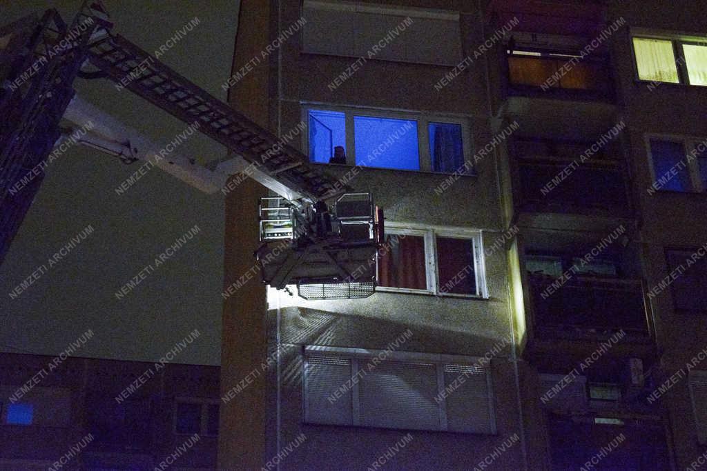 Katasztrófavédelem - Budapest - Életmentés Kőbányán