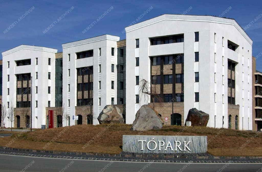 Városkép - Biatorbágy - A Tópark Ingatlankomplexum 