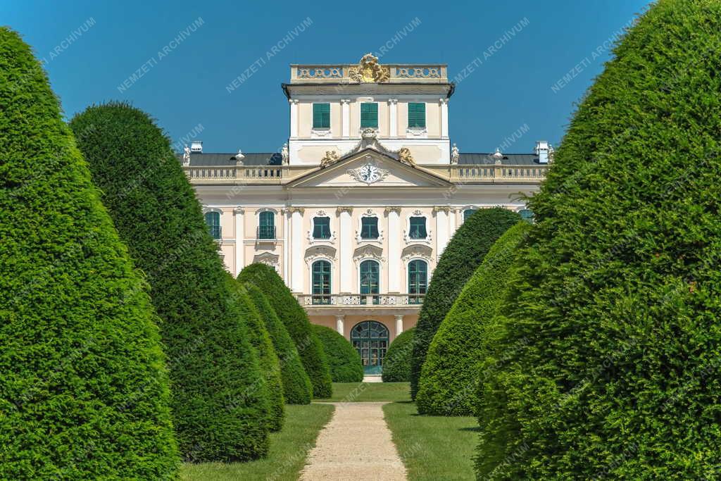 Épület - Fertőd - Az Esterházy-kastély 