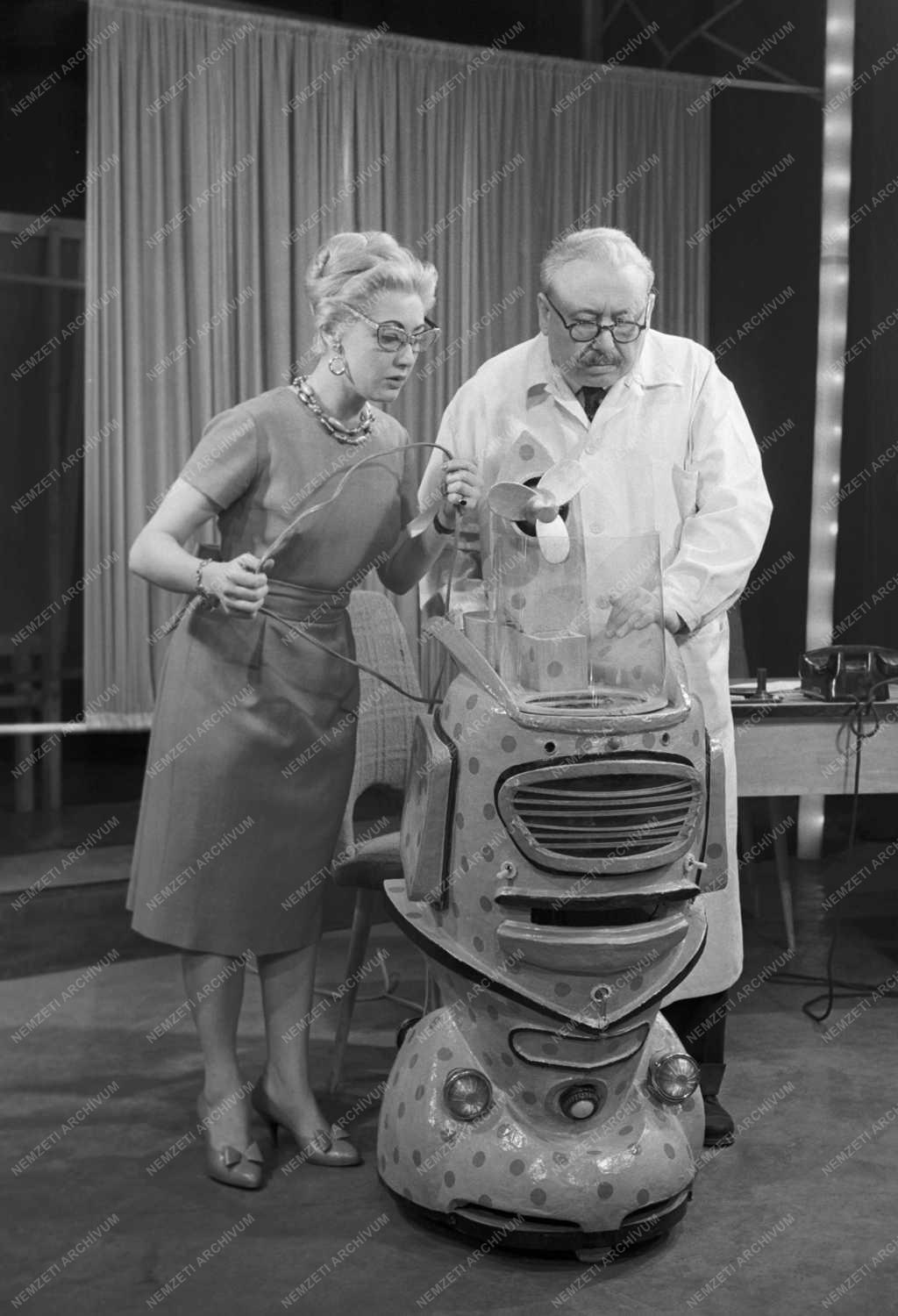 A Jókai Színház bemutatja Kolozsvári Grandpierre Emil „ A ló két oldala” című vígjátékát