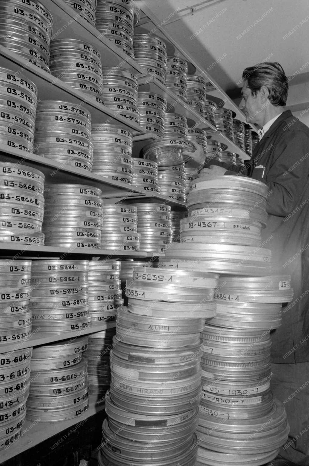 Kultúra - Magyar Filmtudományi Intézet 
