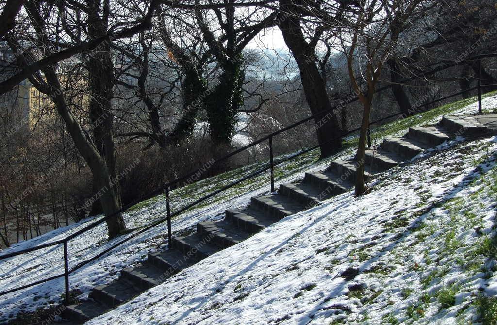 Városkép - Budapest - A tabáni park télen