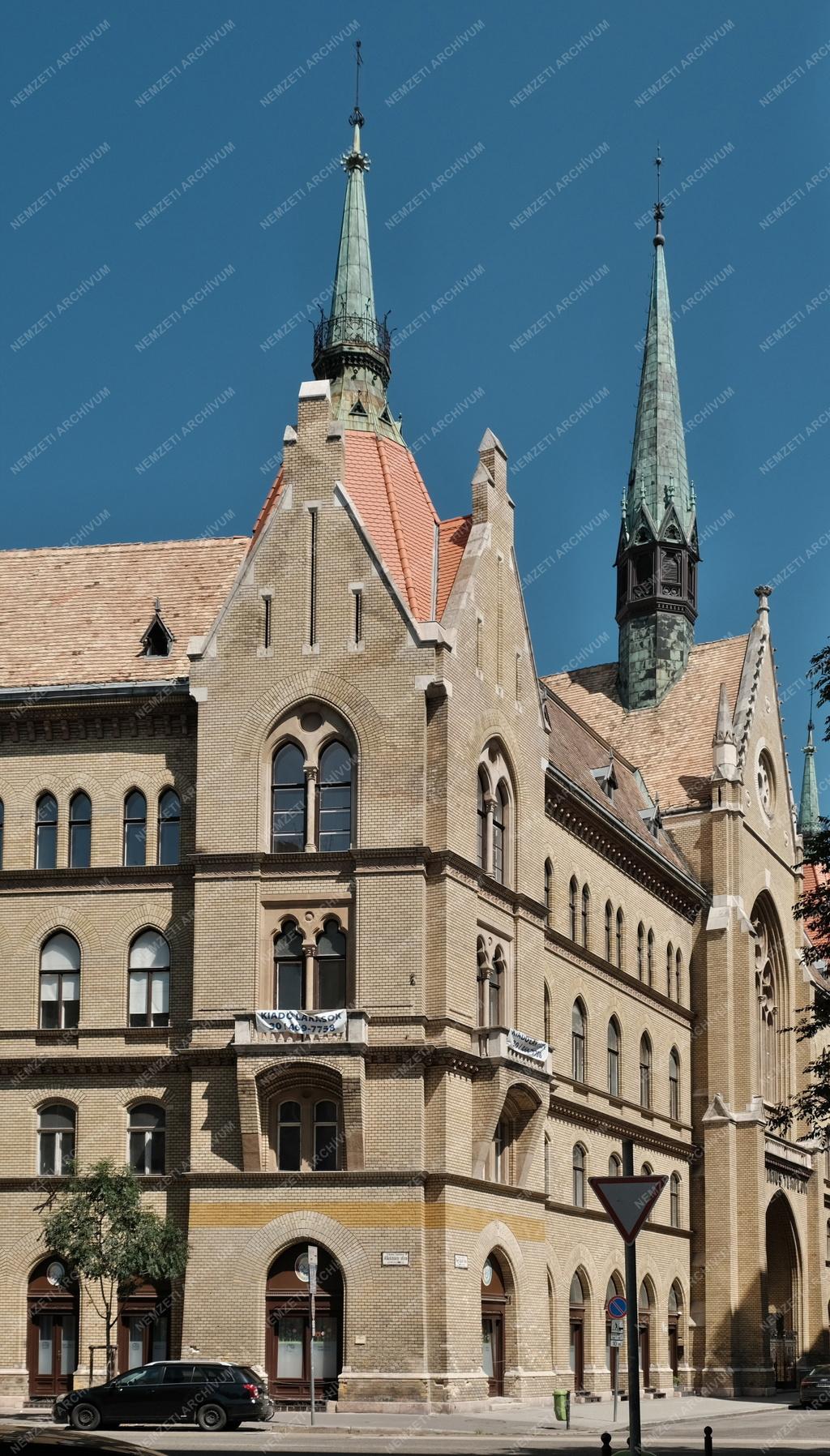 Vallás - Templom - Unitárius templom és székház