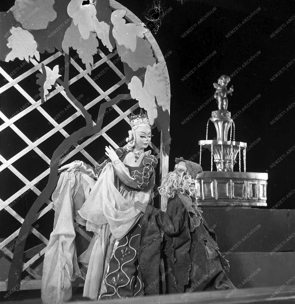 Kultúra - Bábelőadás - Szarvaskirály