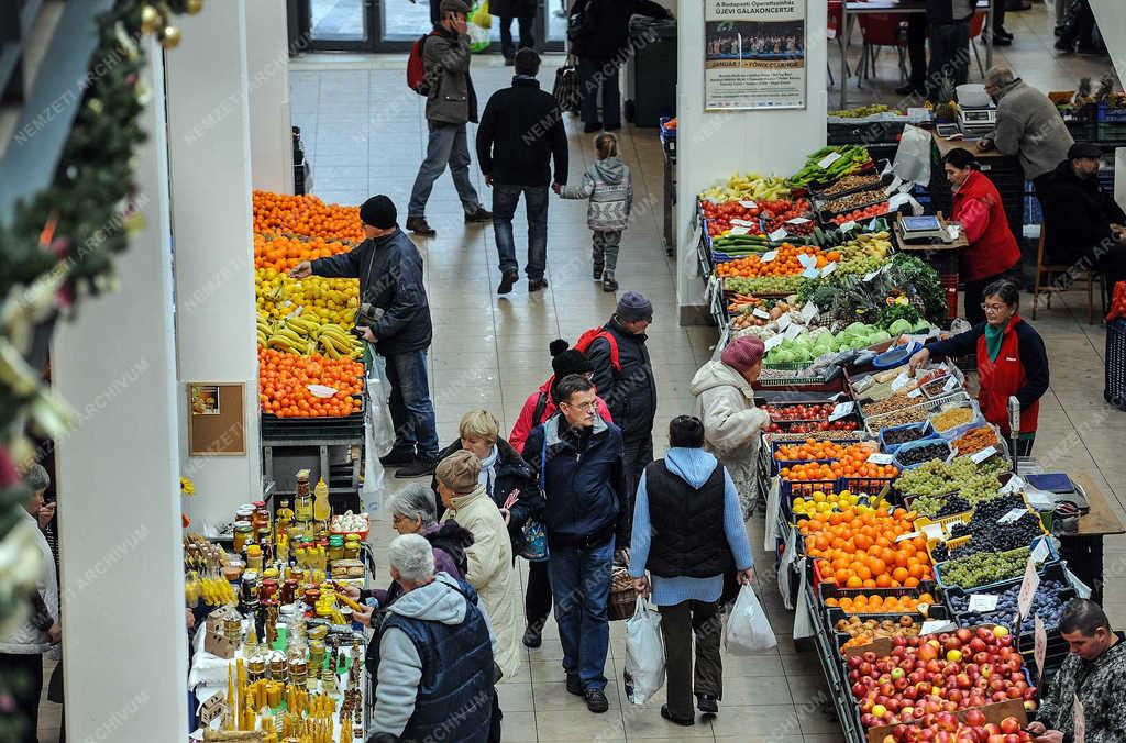 Kereskedelem -  Debrecen - Növekvő forgalom a Nagypiacon
