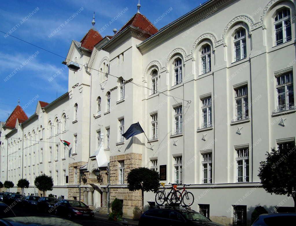 Oktatási létesítmény - Sopron  - Nyugat-magyarországi Egyetem