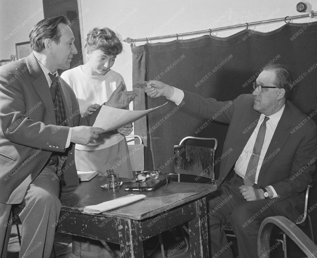 Kultúra - Színház - Tolsztoj: Élő holttest