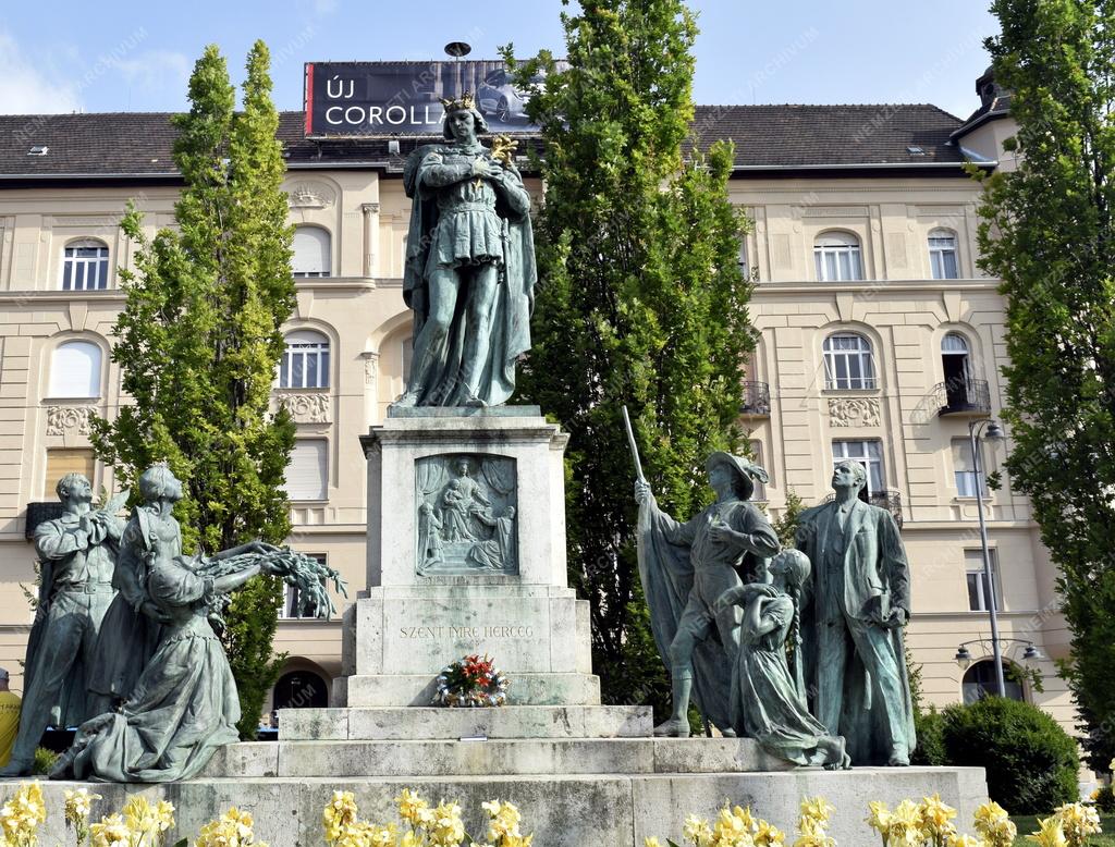 Kultúra - Budapest - Szent Imre-szobor a Móricz Zsigmond körtéren