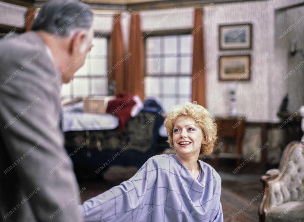 Kultúra - TV-film - Földi kacaj