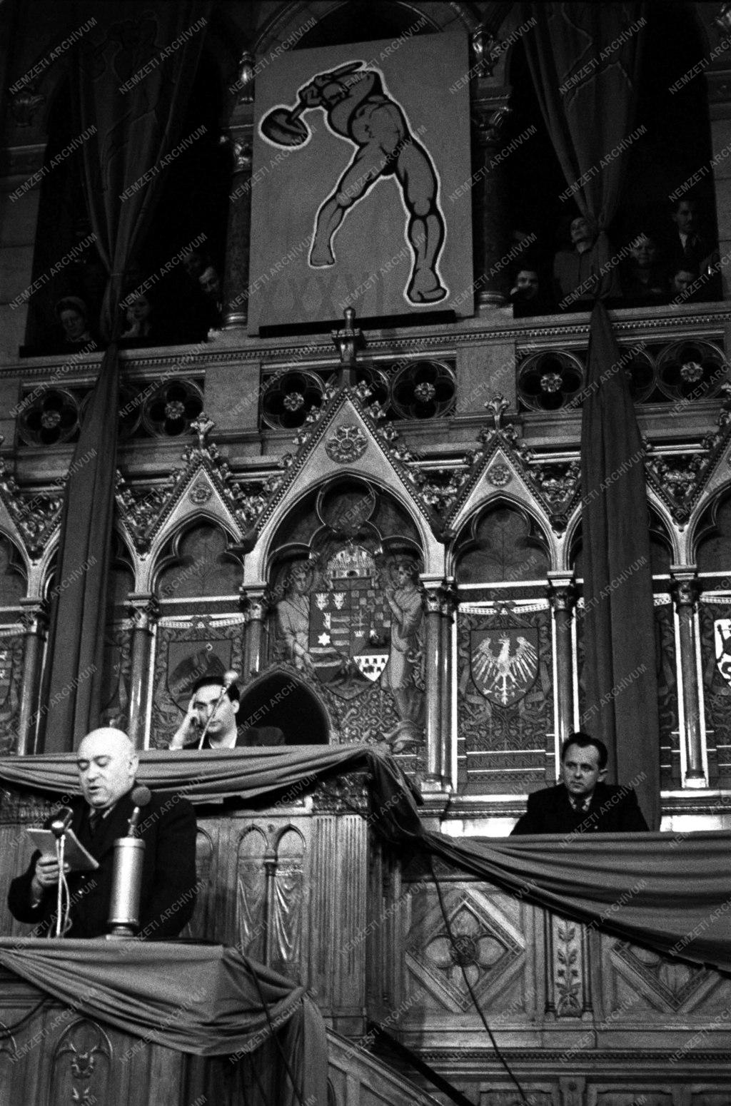 Pártok - SZDP XXXVI. Kongresszus