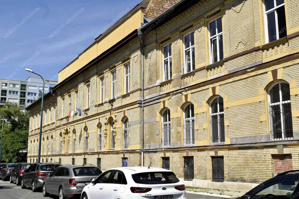 Oktatás - Budapest - Álmos Vezér Gimnázium, Pedagógiai Szakgimnázium és Általános Iskola