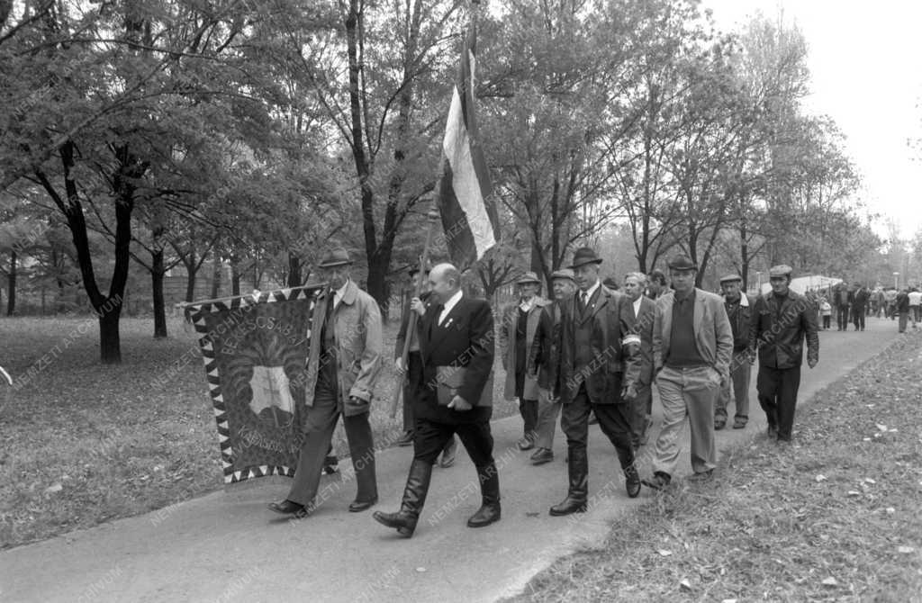 Pártok - Kisgazda vasárnap Békésben