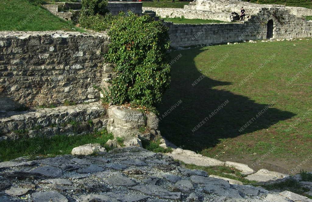 Történelmi emlék - Budapest - Római amfiteátrum Óbudán