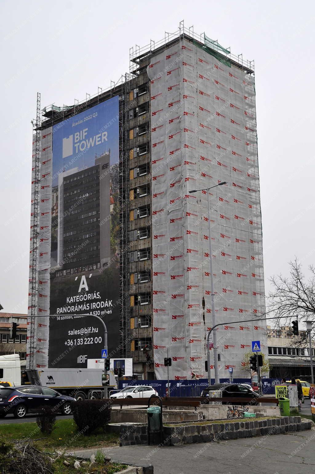 Városkép - Budapest - Postás munkásszállóból irodaház