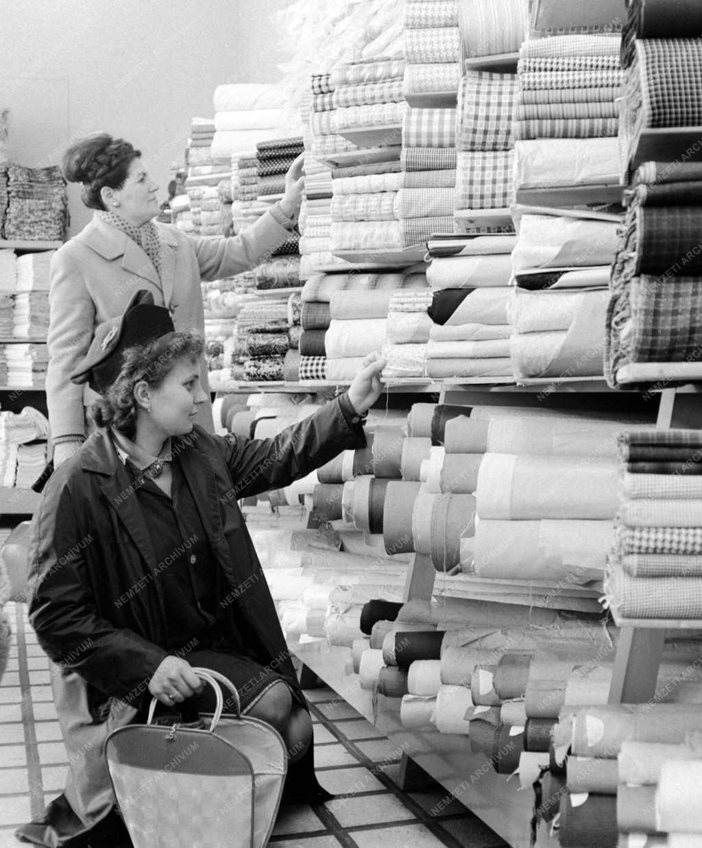 Kereskedelem - Dombóvári Földműves Szövetkezet