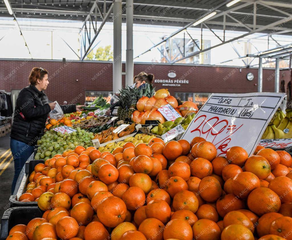 Kereskedelem - Debrecen - Új piaccsarnok 