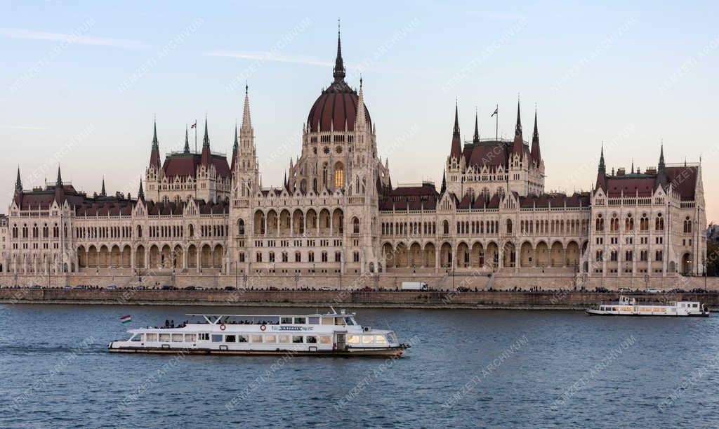 Városkép - Budapest - Országház
