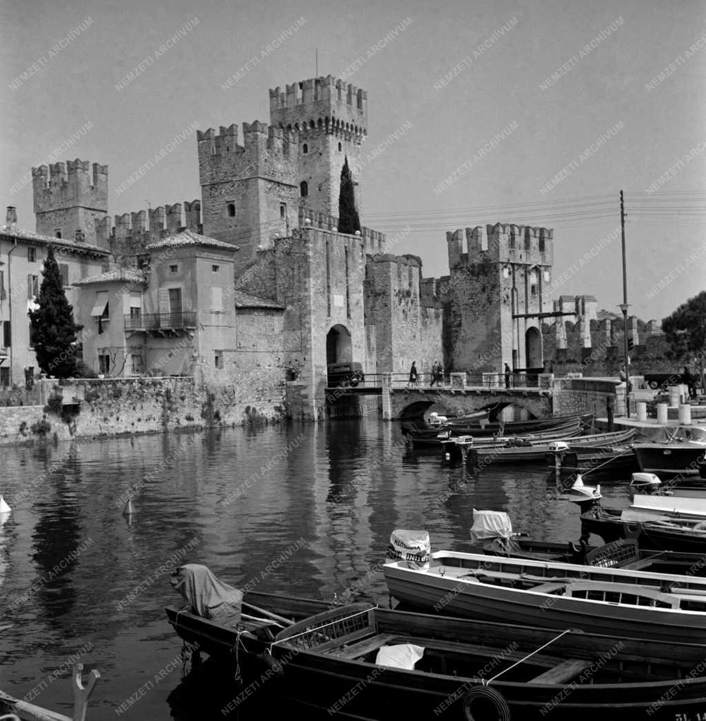 Városkép - Olaszország - Sirmione
