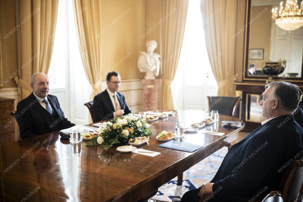 Orbán Viktor a köztársasági elnökkel egyeztetett