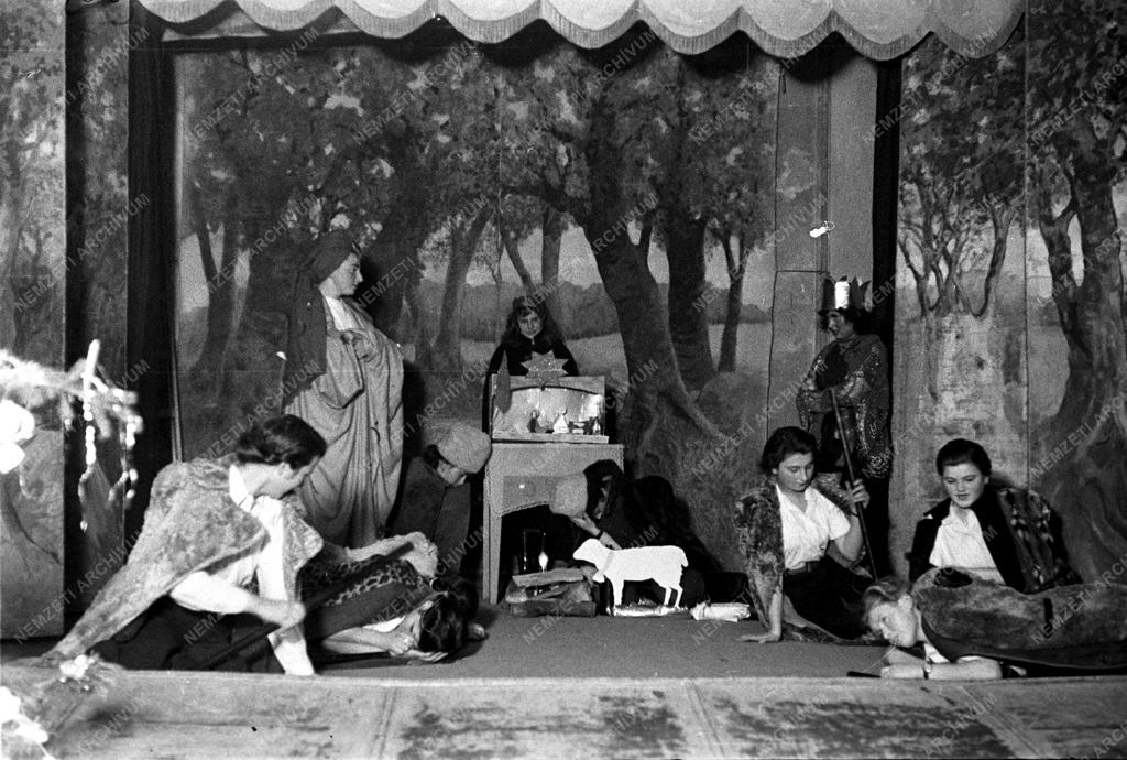 Vegyes - Közeleg a karácsony