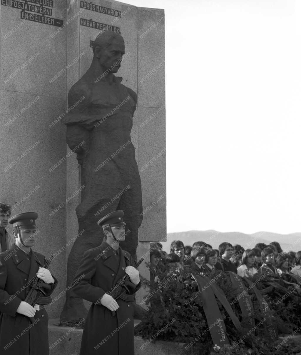 Szobrászat - Ligeti Károly emlékművének felavatása