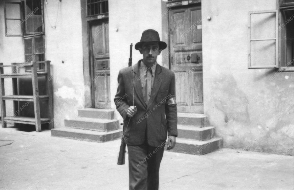 Rendvédelmi szervek - Rendőrség - Rendőr 1945-ben