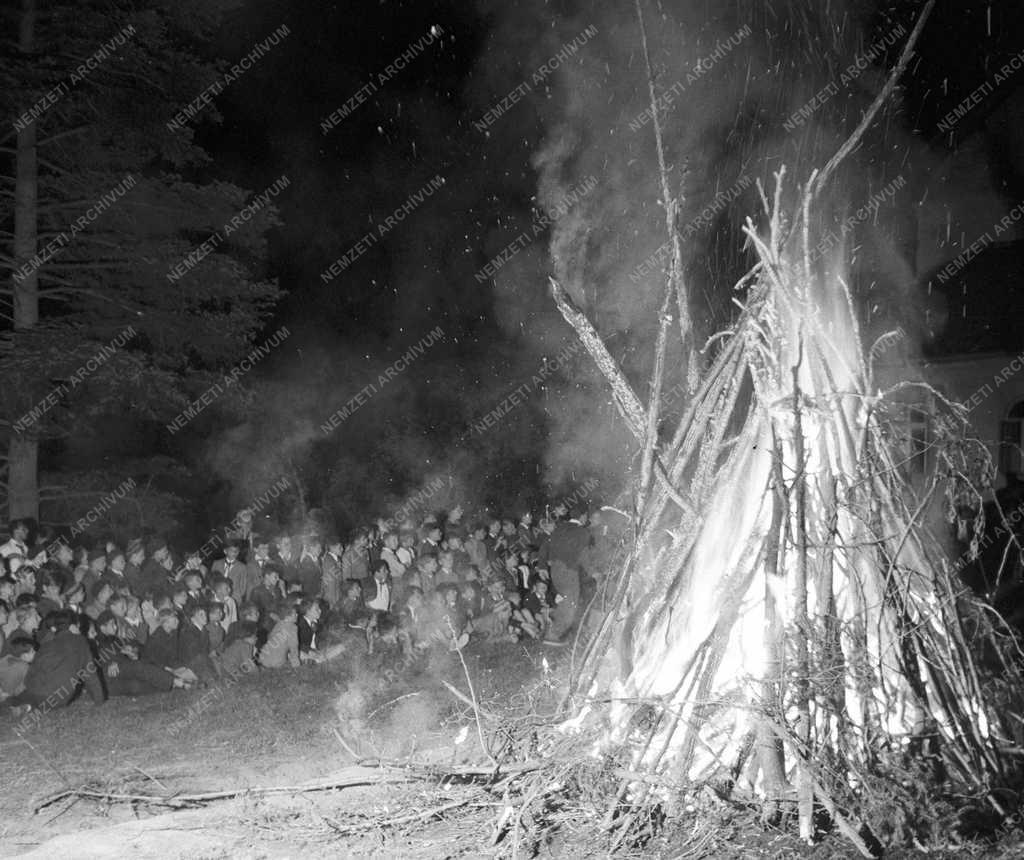 Szabadidő - Parádi úttörőtábor
