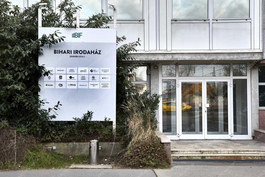 Szolgáltatás - Budapest - Bihari Irodaház