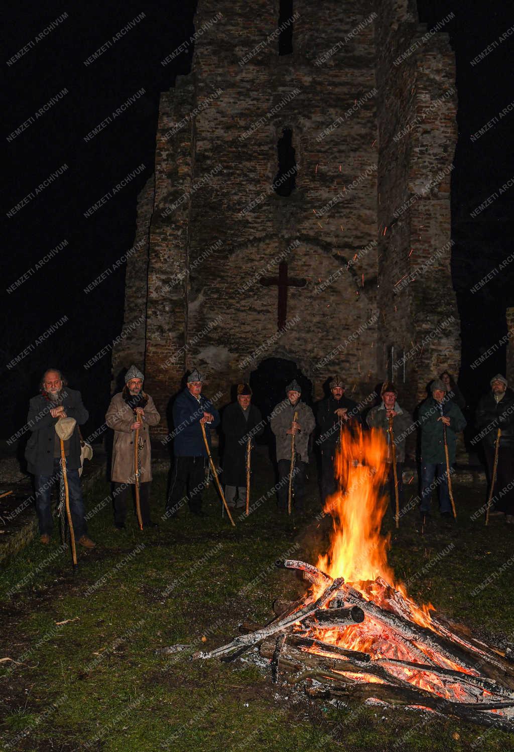 Néphagyomány -  Hajdúböszörmény - István-napi regölés Zeleméren