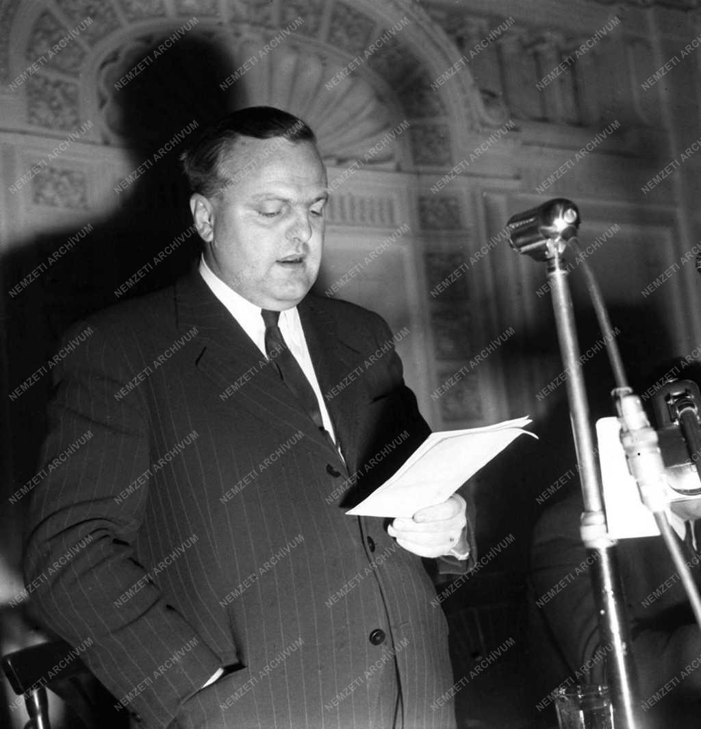 Belpolitika - Az MTESZ választmányi ülése