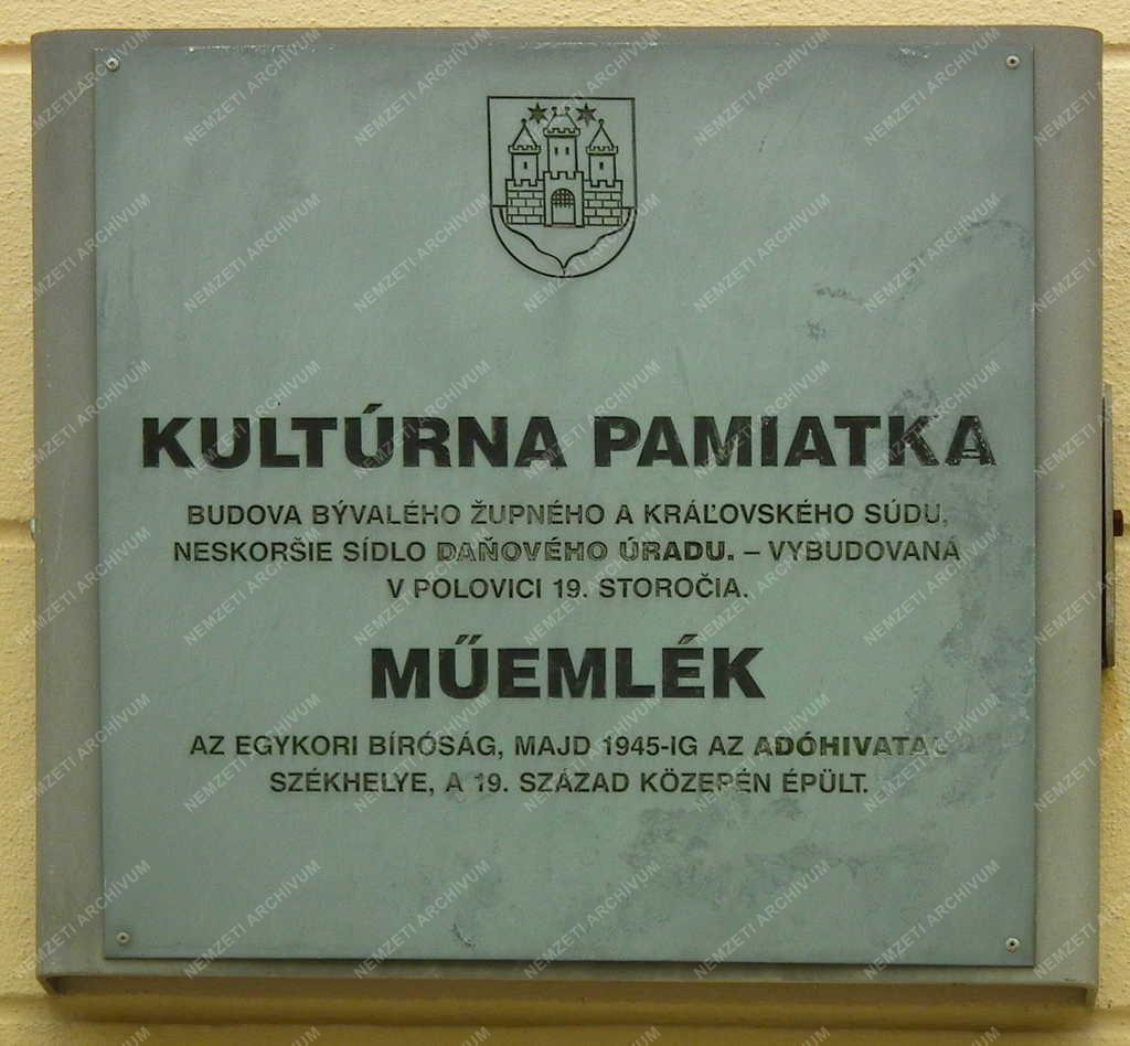 Révkomárom - Műemlékjelző tábla