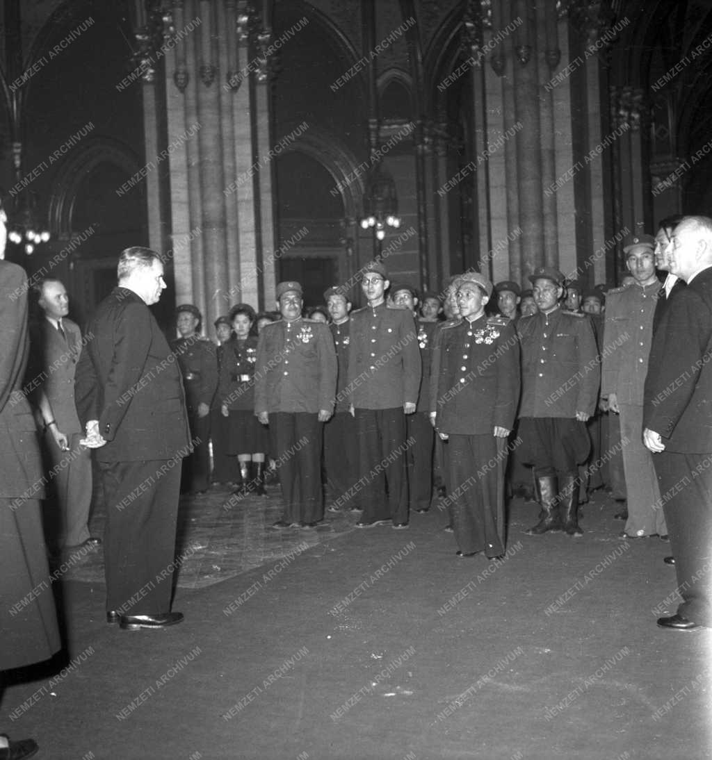 Kultúra - A Koreai Néphadsereg Művészegyüttese az Országházban