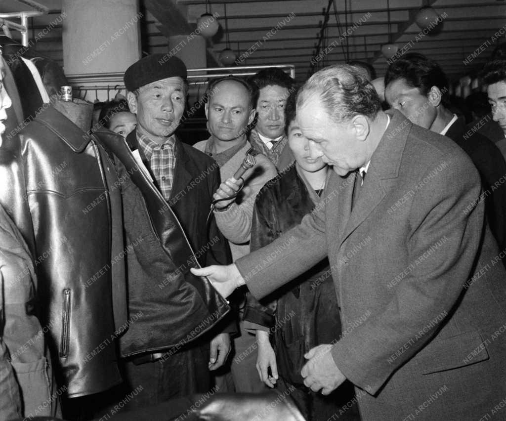 Külkapcsolat - Magyar párt- és kormányküldöttség Mongóliában