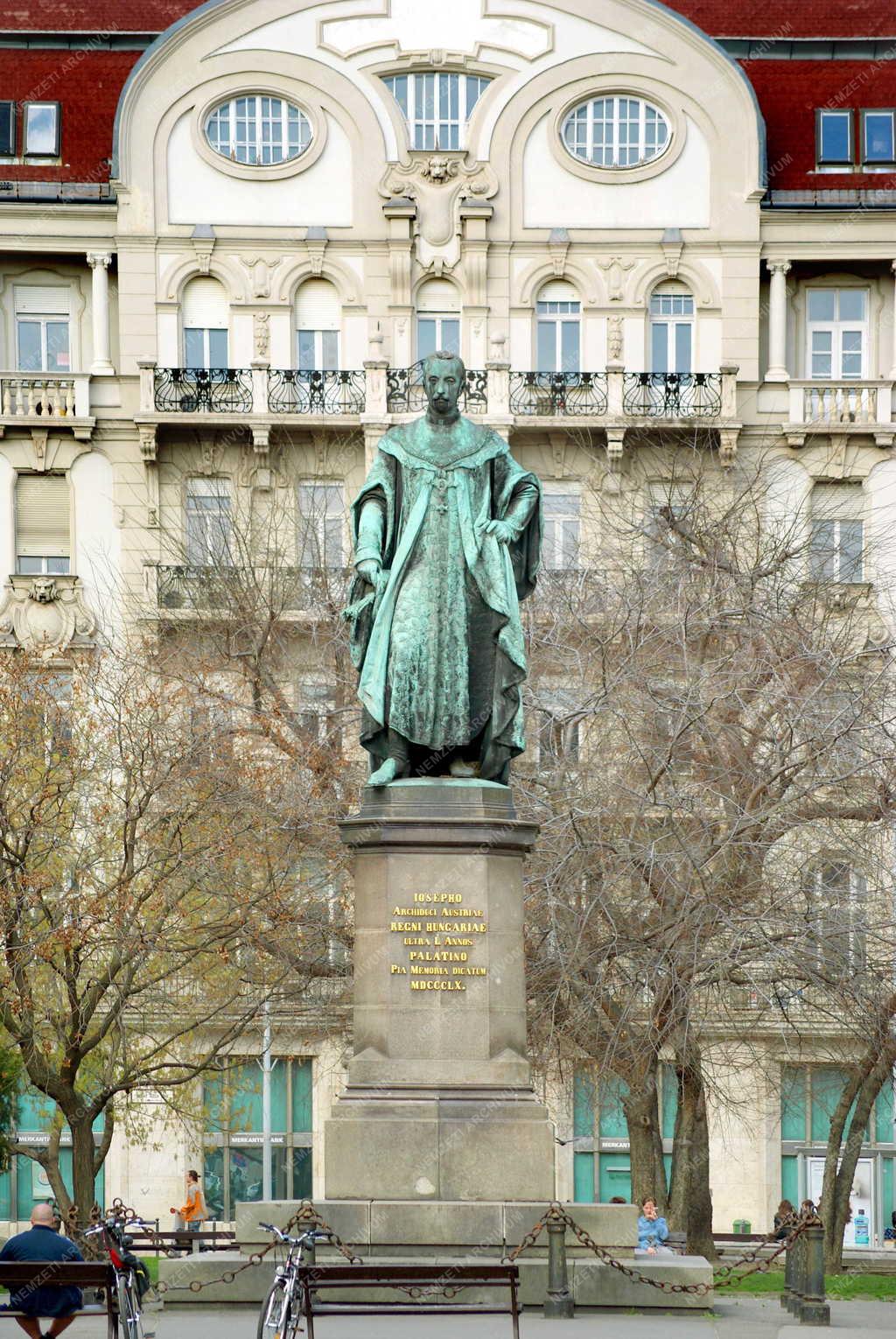 Budapest - Köztéri szobor - József nádor